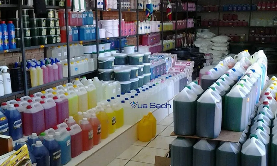 Cong-ty-giat-nem-tai-nha-dien-ban-gia-re