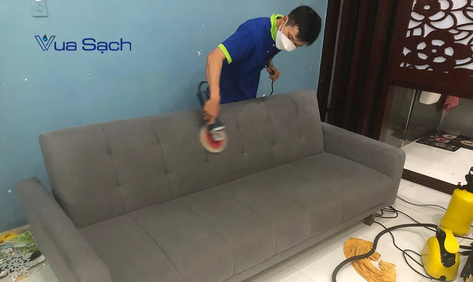 Dich-vu-ve-sinh-ghe-sofa-dien-ban